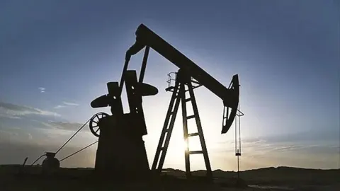 5 ayın zirvesini gördü... Brent petrol 111 doları aştı