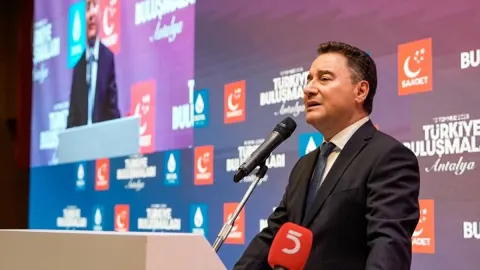 Ali Babacan’dan sert ekonomi eleştirisi: "Borsada 100 milyar doların üzerinde değer kaybı var"