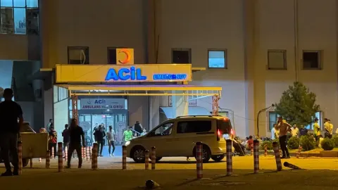 Ankara'da polis aracı ile otomobil çarpıştı: Çok sayıda yaralı var