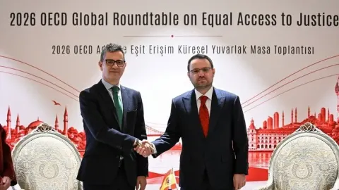 Bakan Gürlek İstanbul'daki OECD Toplantısı kapsamında 4 ülkeden mevkidaşıyla görüştü