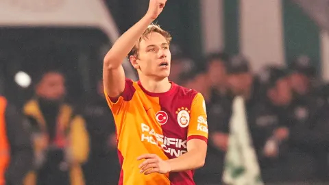 Batrakov attığı golle Süper Lig tarihine geçti! Galatasaray'ın Rus yıldızı oynadığı futbolla kendine hayran bıraktı
