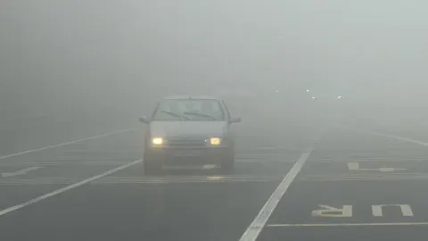 Bolu Dağı'nda sis etkili oldu, görüş mesafesi azaldı