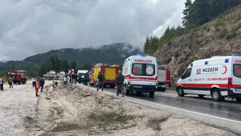 Burdur'da otobüs kazası: 1 ölü, 8 yaralı