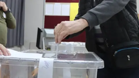 Çifte vatandaşlar Bulgaristan'daki seçimlerde belirleyici rol üstleniyor