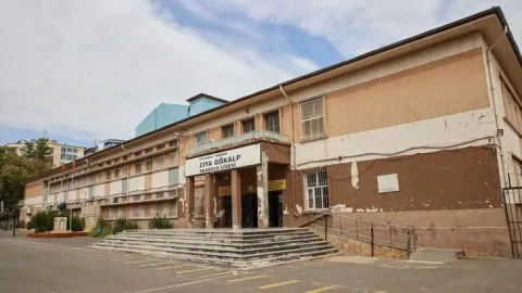 Diyarbakır'daki 133 yıllık Ziya Gökalp Anadolu Lisesi yetiştirdiği isimlerle kentin tarihinde iz bıraktı