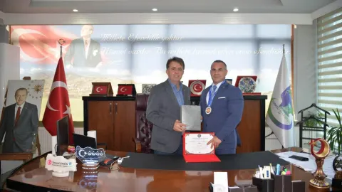 Dünya Şampiyonu Deniz Çolak’a belediyeden ödül