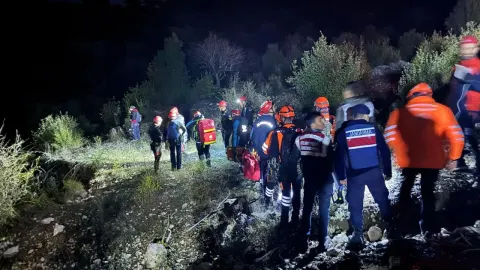 Eğitim için Isparta’ya giden ekip kanyonda kayboldu: 1 ölü, 13 kayıp