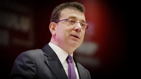 Ekrem İmamoğlu'ndan ekonomi yönetimindeki ayrılıklara ilk yorum