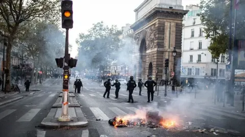 Fransa'daki protestolar Avrupa borsalarını olumsuz etkiliyor