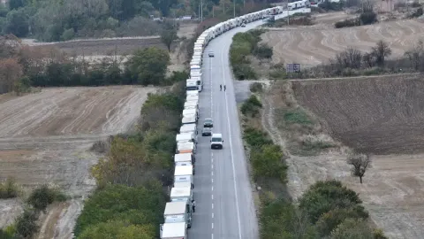 Hamzabeyli Sınır Kapısı'nda 27 kilometrelik TIR kuyruğu