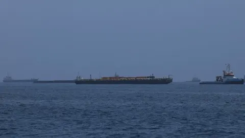 İngiltere Deniz Ticaret Operasyonları: Umman açıklarında bir tankere askeri güçler müdahale etti