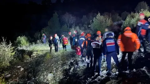 Isparta'da kanyonda mahsur kalan İHH gönüllülerinden 3'ü kurtarıldı, biri hayatını kaybetti