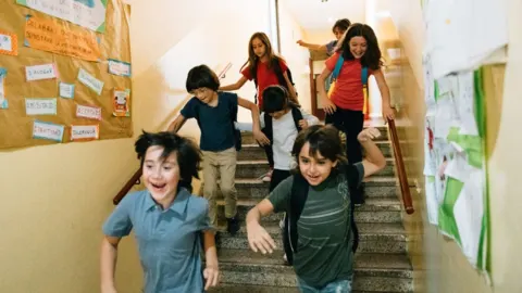 Kasım ara tatili ne zaman? Öğrenciler 9 gün tatil yapacak! 2026-2027 MEB çalışma takvimi ile bu yıl ilk ara tatil hangi gün başlıyor, ne zaman bitecek?