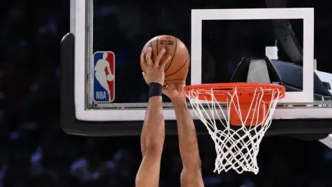 NBA'de Oklahoma City Thunder, sezona San Antonio Spurs galibiyetiyle başladı
