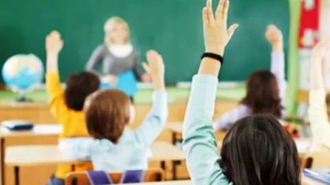 Okullar Uzaktan Eğitime Mi Geçiyor? MEB'den Son Dakika İddialara Yanıt Ve Okullardaki Olayların Detayları!