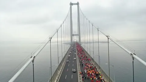 Osmangazi Köprüsü'nde "Cumhuriyet Koşusu" düzenlendi