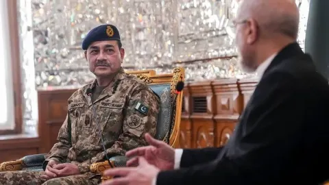 Pakistanlı kaynaklar: Genelkurmay Başkanı'nın İran ziyareti, Husilerin Riyad'a saldırılarına odaklıydı