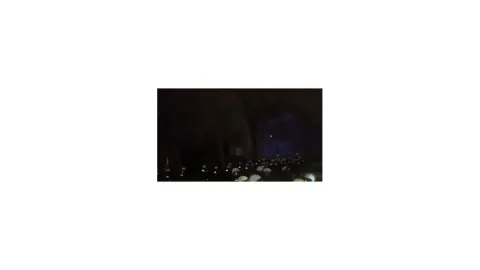 Polonya karıştı! Cumhurbaşkanının ülkede olmadığı sırada polis, Anayasa Mahkemesi'ni bastı