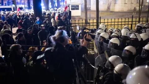 Polonya'da Anayasa Mahkemesi krizi: Neler oldu?