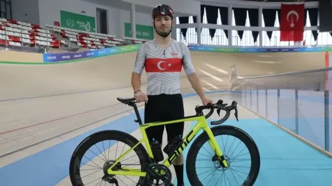 Ramazan Yılmaz, pist bisikleti dayanıklılık dünya sıralamasında zirveye çıktı