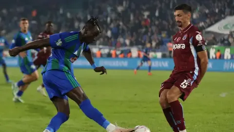 Rizespor-Trabzonspor maçında 3 kişiye işlem yapıldı