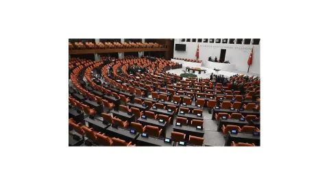 Son dakika... Bazı yatırım fonları hakkındaki kanun teklifi Meclis'te kabul edildi