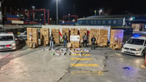Son dakika haberi: İstanbul'da 310,5 milyon liralık kaçak elektronik sigara operasyonu