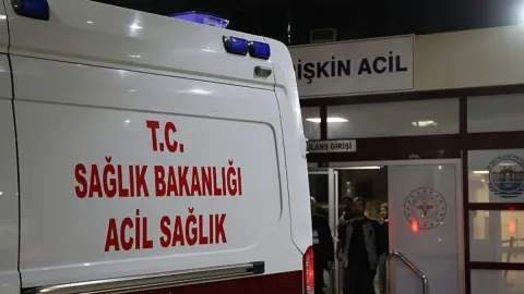 SON DAKİKA: İzmir Konak Sahili'nde inanılmaz olay! Adamın kulağını koparıp kayıplara karıştı
