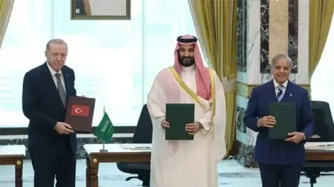 Son dakika... Mekke Anlaşması komisyonda kabul edildi