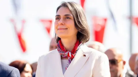 Son Dakika... Üsküdar Belediye Başkanı Sinem Dedetaş ev hapsi şartıyla tahliye edildi