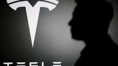 SpaceX ve Tesla birleşiyor mu? Elon Musk: İyi bir fikir olacağını düşünüyorum