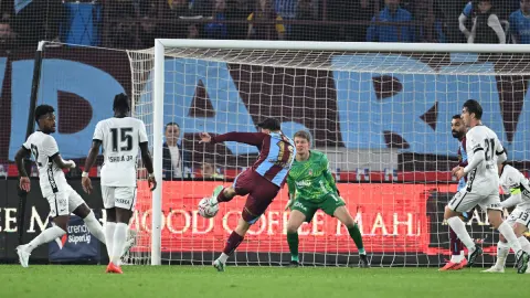 Süper Lig'de 8. haftanın kapanış maçı: Trabzonspor-Beşiktaş 2-0