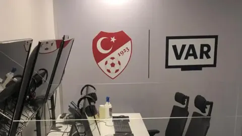 Süper Lig'de günün maçlarının VAR hakemleri belli oldu