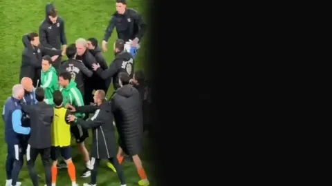 Süper Lig'de iki teknik adam birbirine girdi! Kırmızı kart çıktı