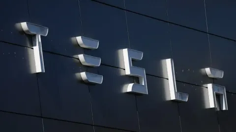 Tesla'nın karı üçüncü çeyrekte azaldı