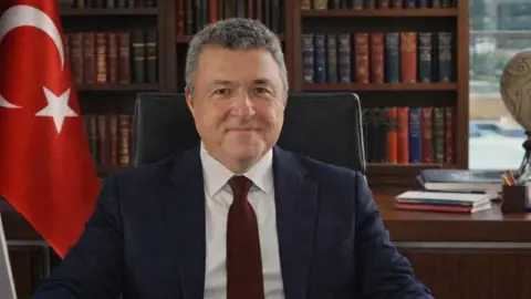 TÜBADEF Yılın Ekonomi Yazarı Ödülü Abdullah Tolu'ya layık görüldü