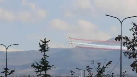 Türk Yıldızları Kayseri'de gösteri uçuşu yaptı