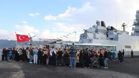 Türkiye'nin ilk milli fırkateyni "TCG İstanbul", Rize'de ziyarete açıldı