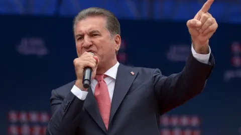 "Üyeliğimi askıya alacağım" diyen Mustafa Sarıgül için YENİ Parti'den son dakika açıklaması
