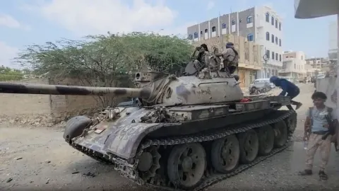 Yemen'de kuşatma altındaki Taiz kenti çevresinde şiddetli çatışmalar yaşanıyor